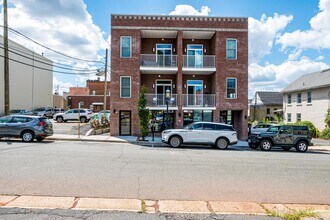 21 Station Pl in Metuchen, NJ - Building Photo - Building Photo