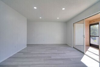 4004 Cortez Dr in Tampa, FL - Building Photo - Building Photo