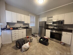 63 Dana St, Unit 8 in Cambridge, MA - Foto de edificio - Building Photo