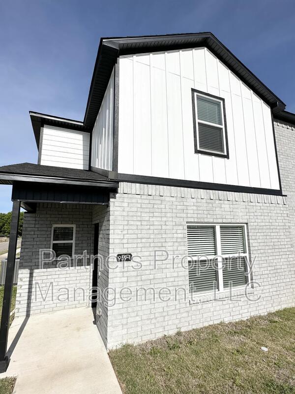 959 S Rupple Rd in Fayetteville, AR - Building Photo - Building Photo