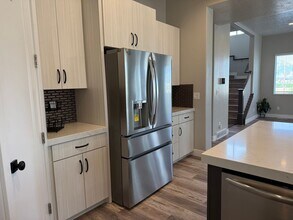 1201 W Waverly Hills Ln in West Jordan, UT - Building Photo - Building Photo
