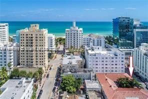 215 30th St in Miami Beach, FL - Foto de edificio - Building Photo