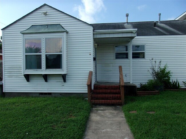 5309 Perry Ave in Galveston, TX - Building Photo - Building Photo