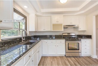 6128 Vinevale Ave in Maywood, CA - Foto de edificio - Building Photo