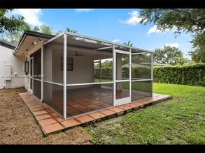5191 SW 67th Ave in Miami, FL - Building Photo - Building Photo
