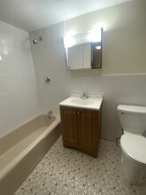 980 Main St, Unit 121 in Woburn, MA - Building Photo - Building Photo