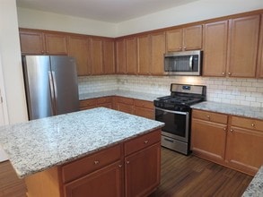 811 Buffington Way in Canton, GA - Foto de edificio - Building Photo