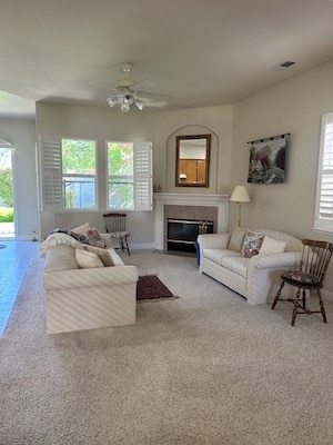 8125 E Carriage Ln in Fair Oaks, CA - Building Photo - Building Photo
