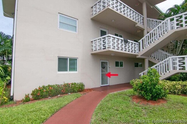 property at 2812 Garden Dr S