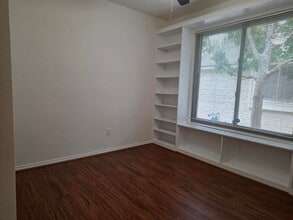 323 Chase Oaks Pl in Fredericksburg, TX - Building Photo - Building Photo