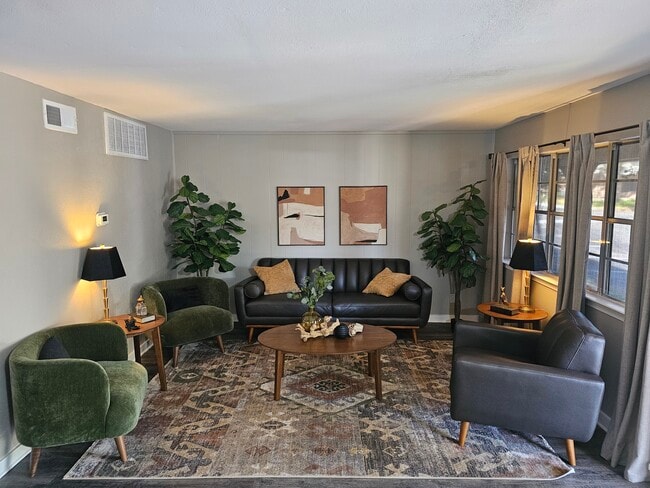 Castle Hill Apartments in Sherman, TX - Foto de edificio - Building Photo