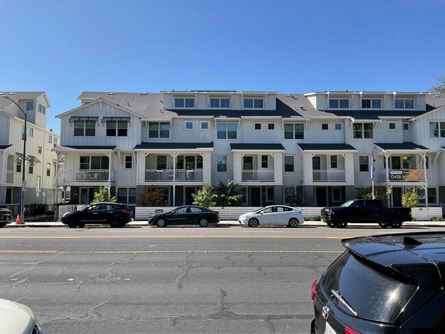 property at 2753 Oak Rd