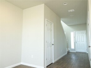 10205 Forest Grove Dr in Austin, TX - Building Photo - Building Photo