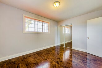 11 Bellefontaine St in Toronto, ON - Building Photo - Building Photo