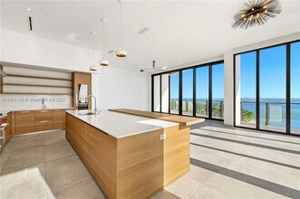 3581 E Glencoe St, Unit 601 in Miami, FL - Building Photo - Building Photo