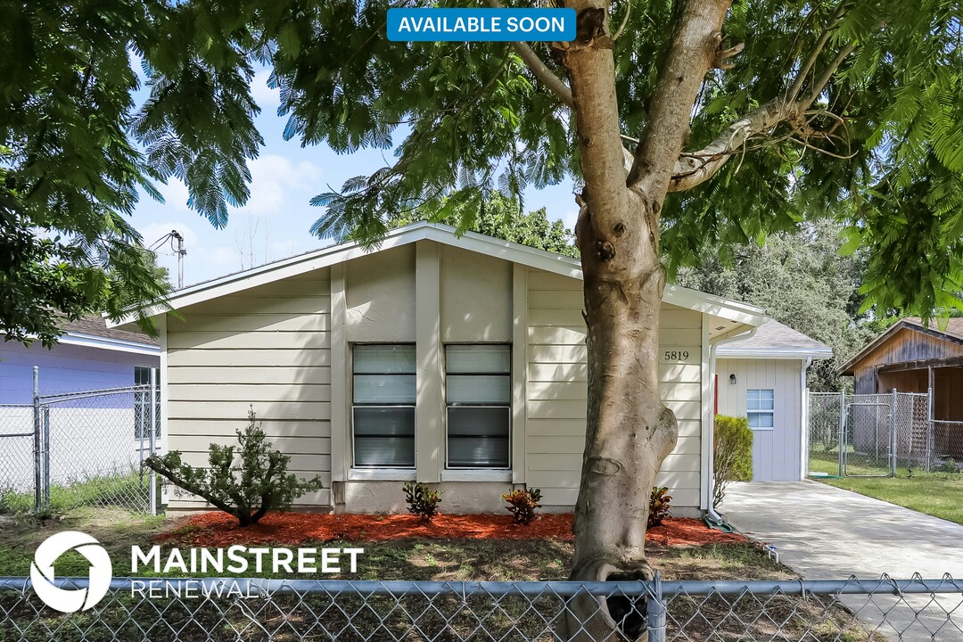 5819 W Amelia St in Orlando, FL - Building Photo