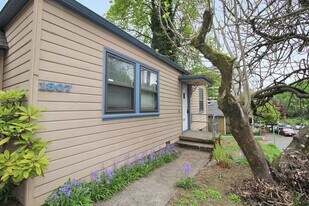 1807-1811 SW Market St, Unit 1807 in Portland, OR - Building Photo