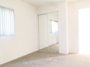 6016 Carlton Way, Unit 2 in Los Angeles, CA - Building Photo - Building Photo