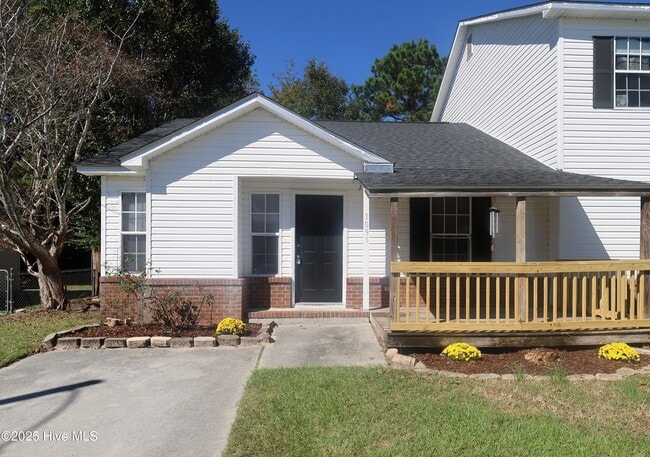 property at 1091 W Pueblo Dr