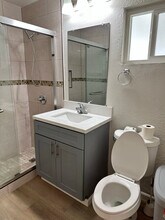 8861 Live Oak Ave in Fontana, CA - Foto de edificio - Building Photo