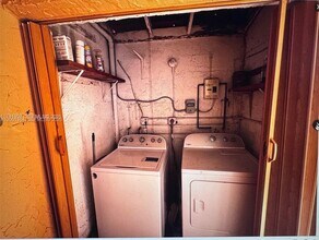 4372 W 11th Ln in Hialeah, FL - Building Photo - Building Photo