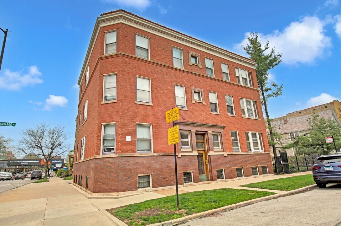 3600 N Hermitage Ave in Chicago, IL - Building Photo