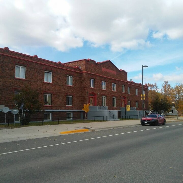 311 S Main St in Boulder, MT - Building Photo