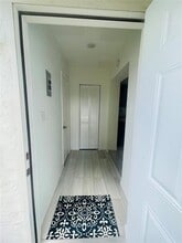 11361 NW 32nd Pl in Sunrise, FL - Foto de edificio - Building Photo