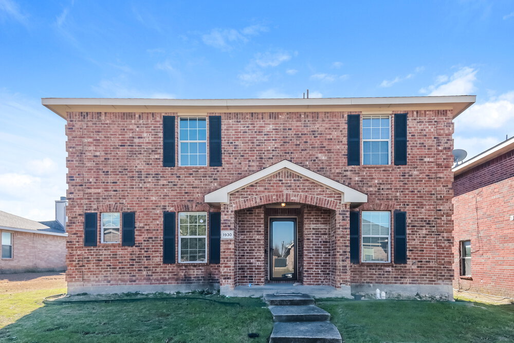 1930 Palma Pita St in Lancaster, TX - Building Photo