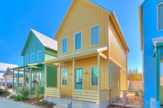 1056 Hangar Dr in Oklahoma City, OK - Building Photo - Building Photo