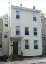 183-185 W Broadway in Paterson, NJ - Building Photo