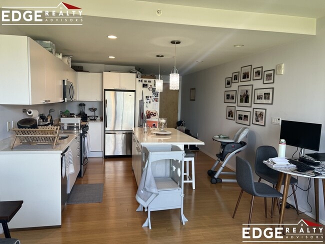 2 Earhart St in Cambridge, MA - Building Photo - Building Photo