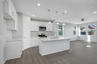 161 Nabor Ct in Tracy, CA - Building Photo - Building Photo