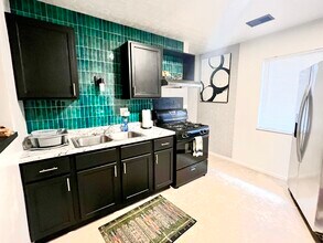 1812 Kent St, Unit Apt A in Columbus, OH - Building Photo - Building Photo