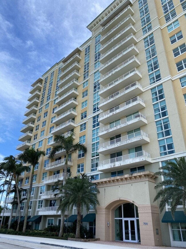 700 E Boynton Beach Blvd in Boynton Beach, FL - Building Photo - Building Photo