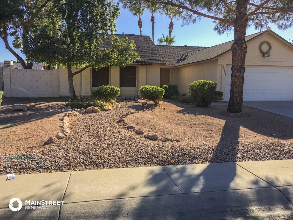 6811 W Cheryl Dr in Peoria, AZ - Building Photo