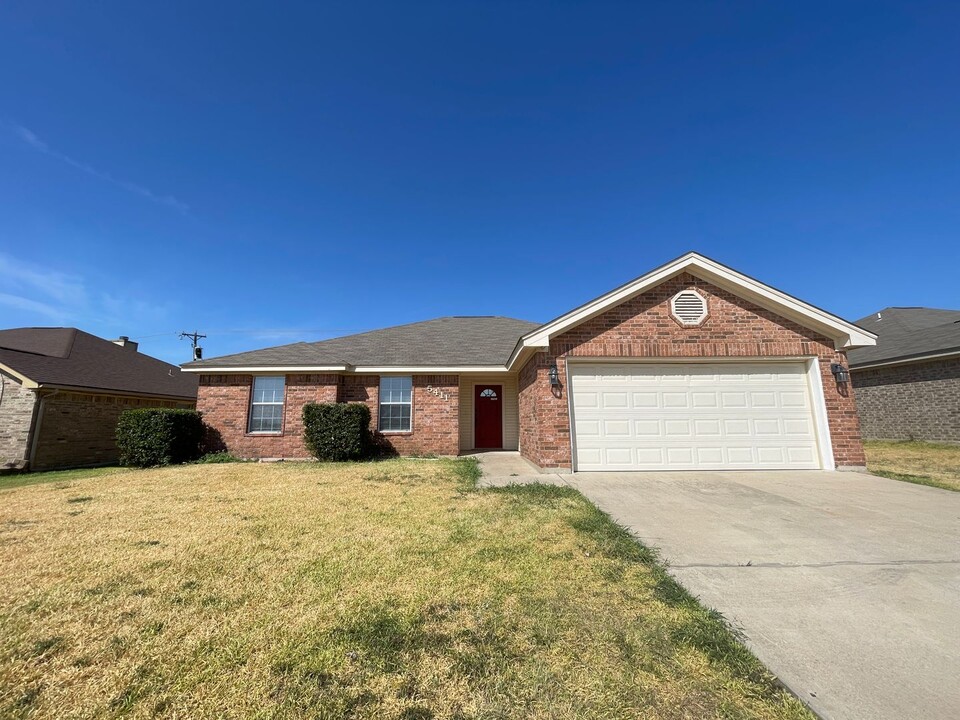 5411 White Rock Dr in Killeen, TX - Building Photo