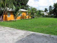 4452 Stevens Rd in Lake Worth, FL - Foto de edificio - Building Photo