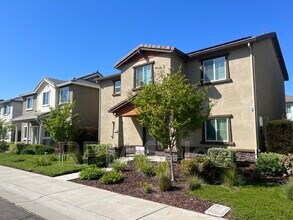 3751 Rynders Way in Sacramento, CA - Foto de edificio - Building Photo