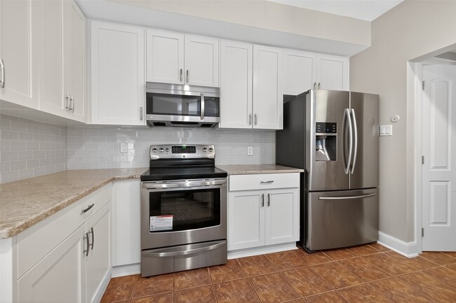12625 Memorial Dr, Unit 17 in Houston, TX - Building Photo - Building Photo