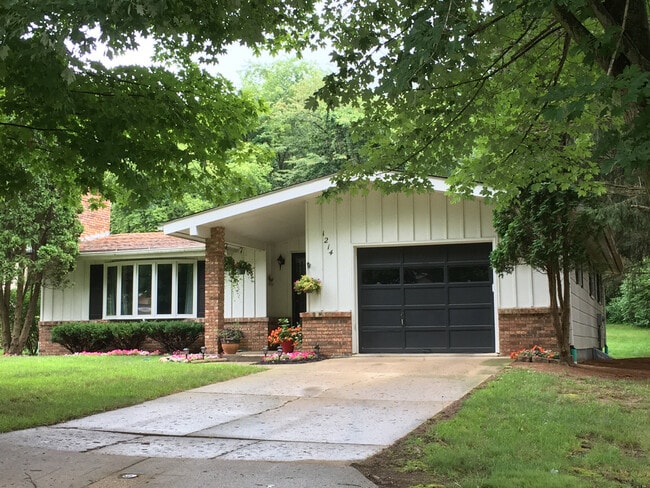 property at 1214 Fitch St