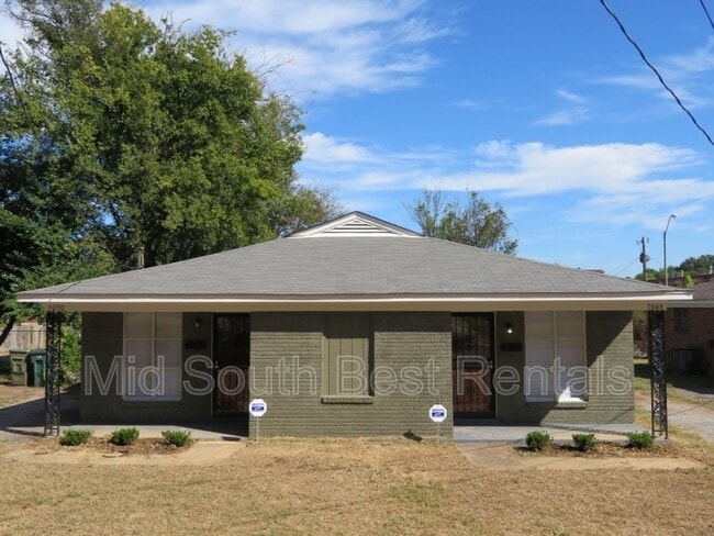 property at 1048 University St