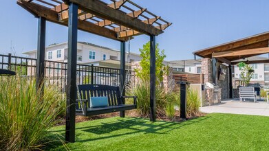 The Oaks at Riverbend in Gonzales, LA - Building Photo - Building Photo