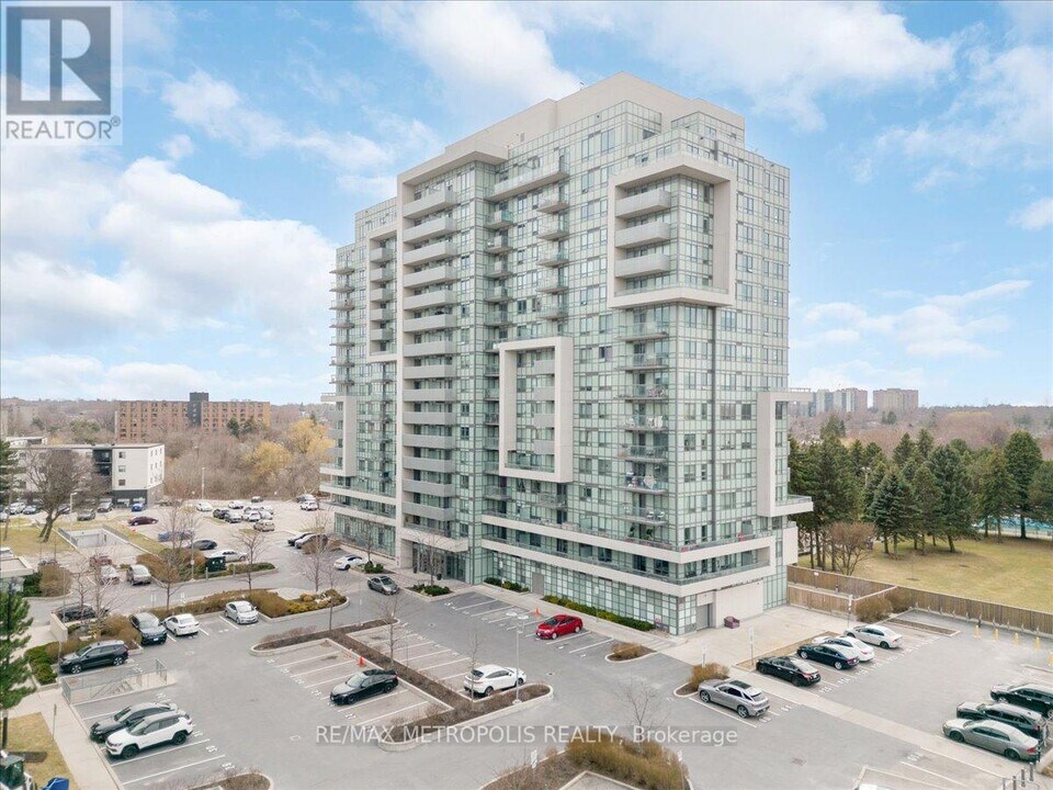 1346-1346 Danforth Rd in Toronto, ON - Building Photo