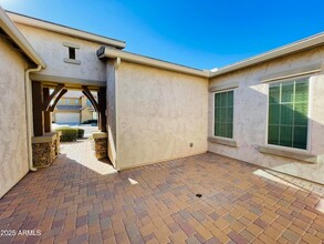 2882 E Derringer Way, Unit 301 in Gilbert, AZ - Building Photo - Building Photo