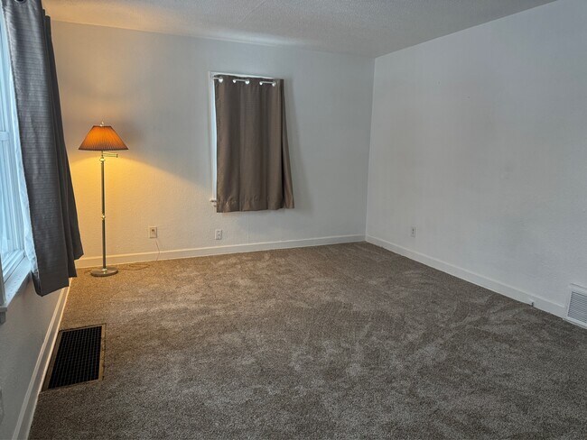 2315 Green St in Rockford, IL - Building Photo - Building Photo