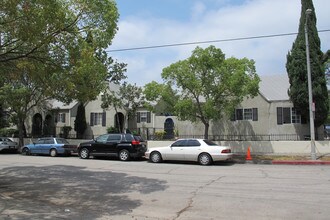 917 N El Centro Ave in Los Angeles, CA - Building Photo - Building Photo