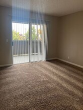 The Oaks at Bell in Sacramento, CA - Foto de edificio - Interior Photo