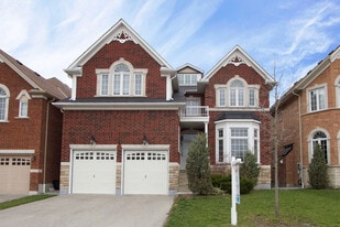 4 Stevensgate Dr in Ajax, ON - Building Photo