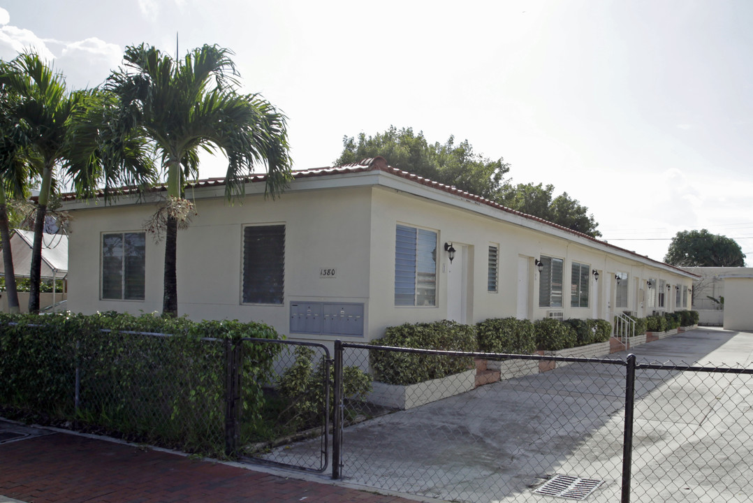 1380 SW 6th St in Miami, FL - Building Photo